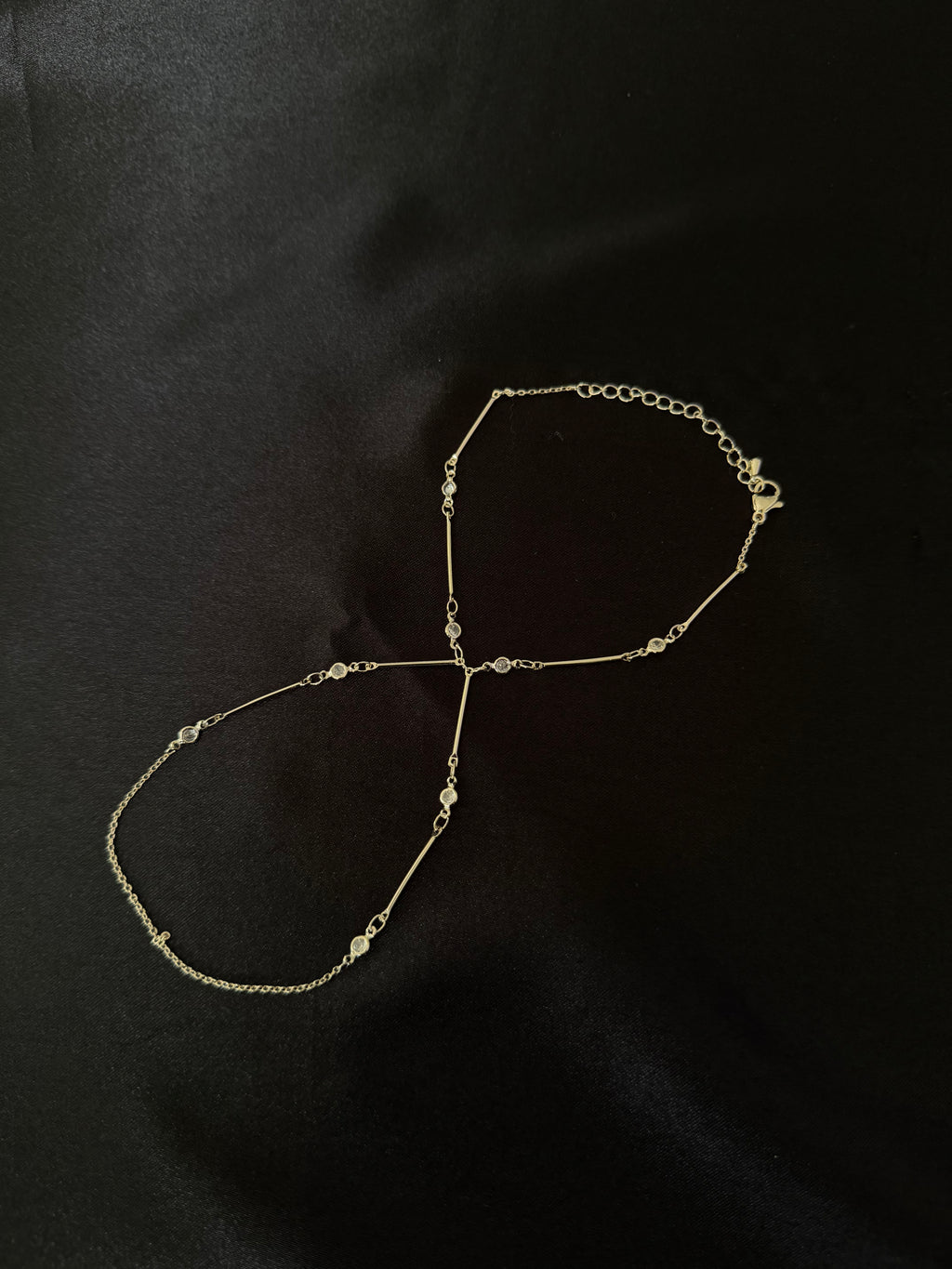 Hand chain with stones