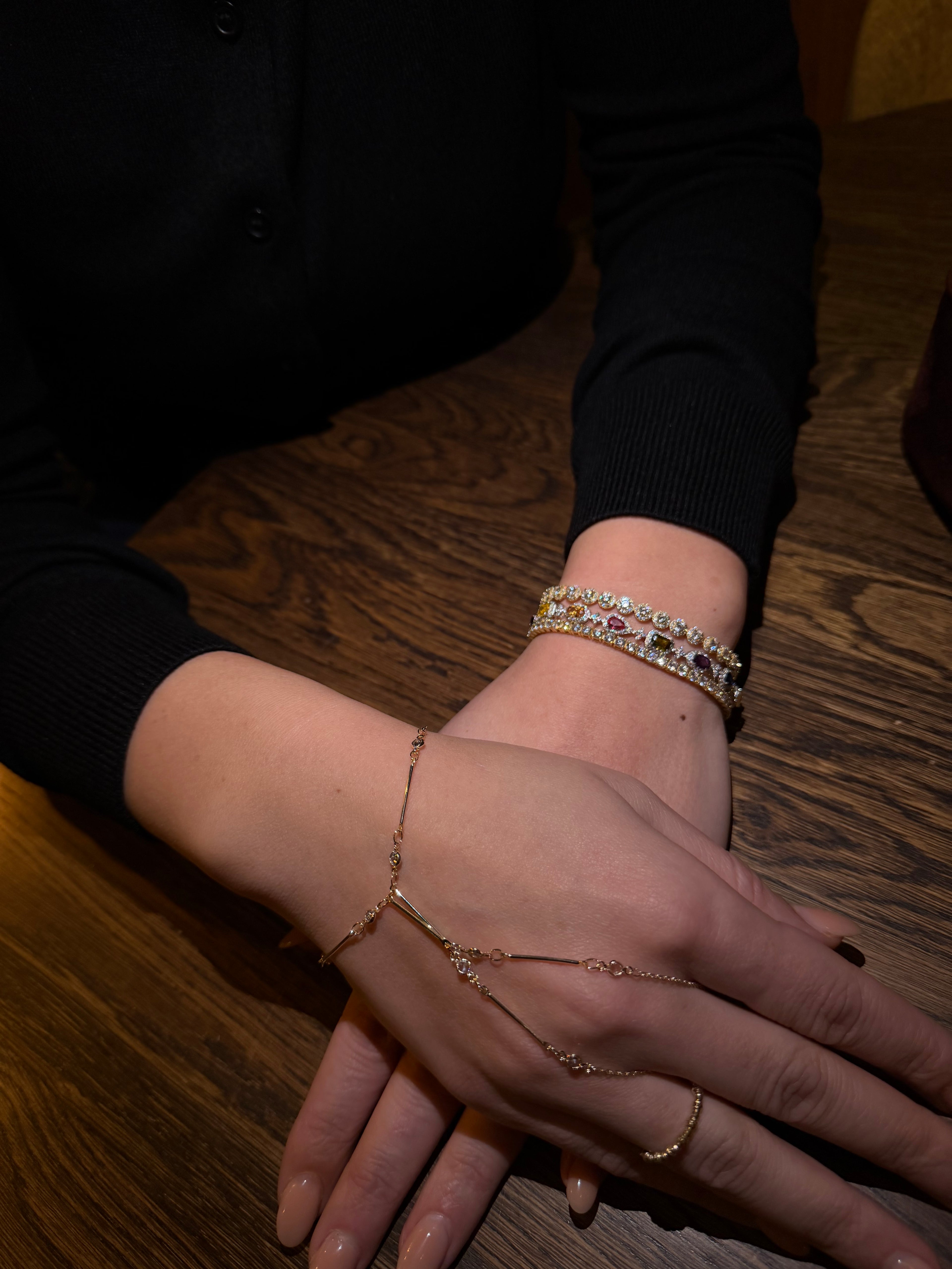 Hand chain with stones