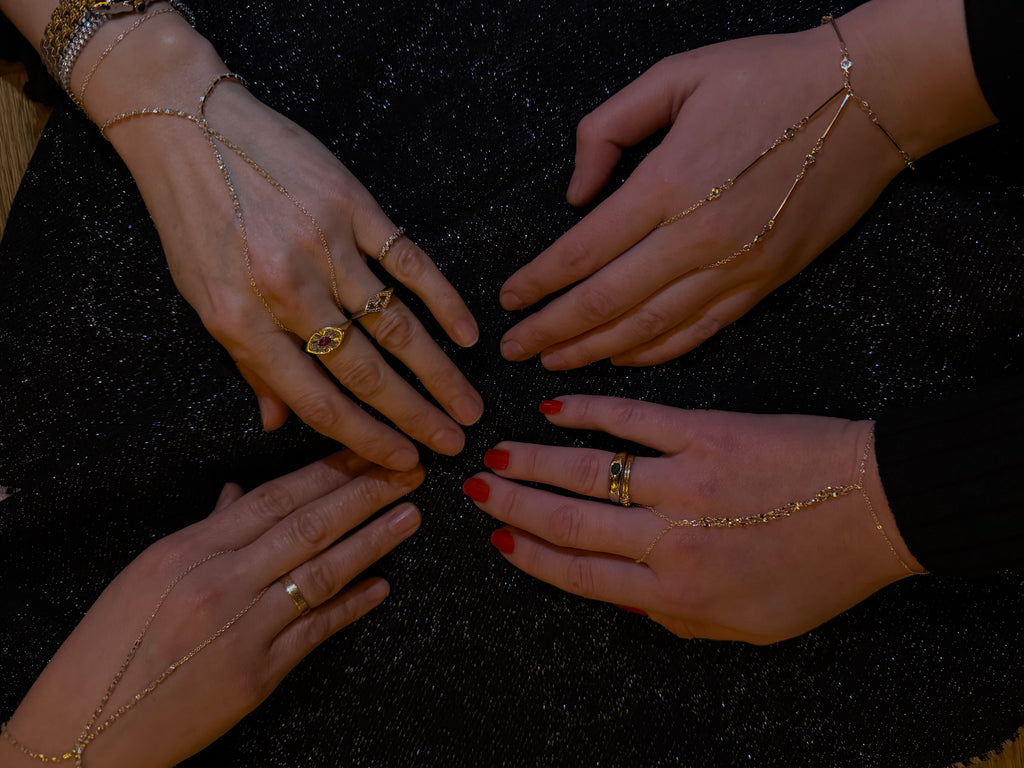 Hand chain with stones